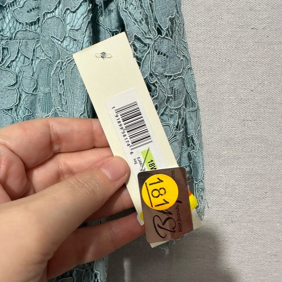 NWT Eliza J Floral Lace Trumpet Gown - size 18W - Picture 6 of 6